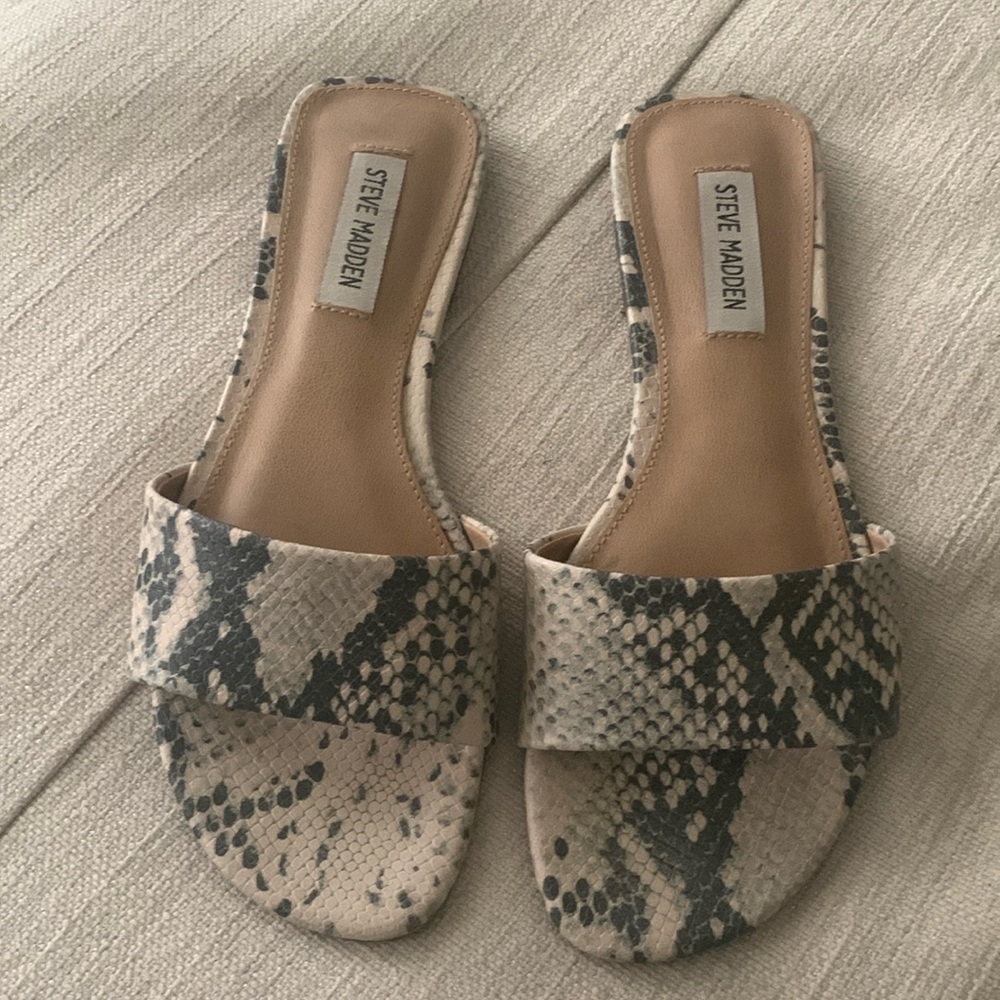 Steve Madden | BEV SNAKE PRINT SLIDE SANDALS